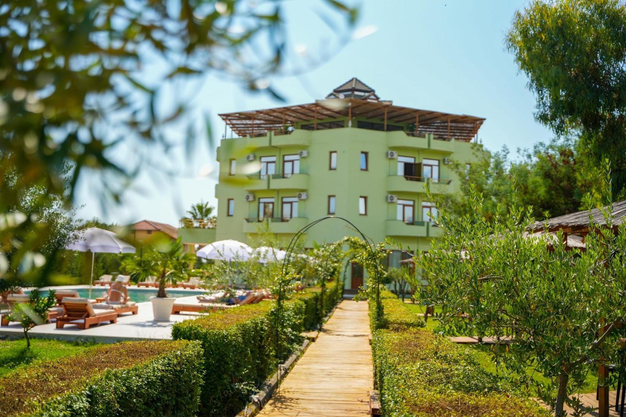 Hotel Paradise Laguna Vain Lezhe