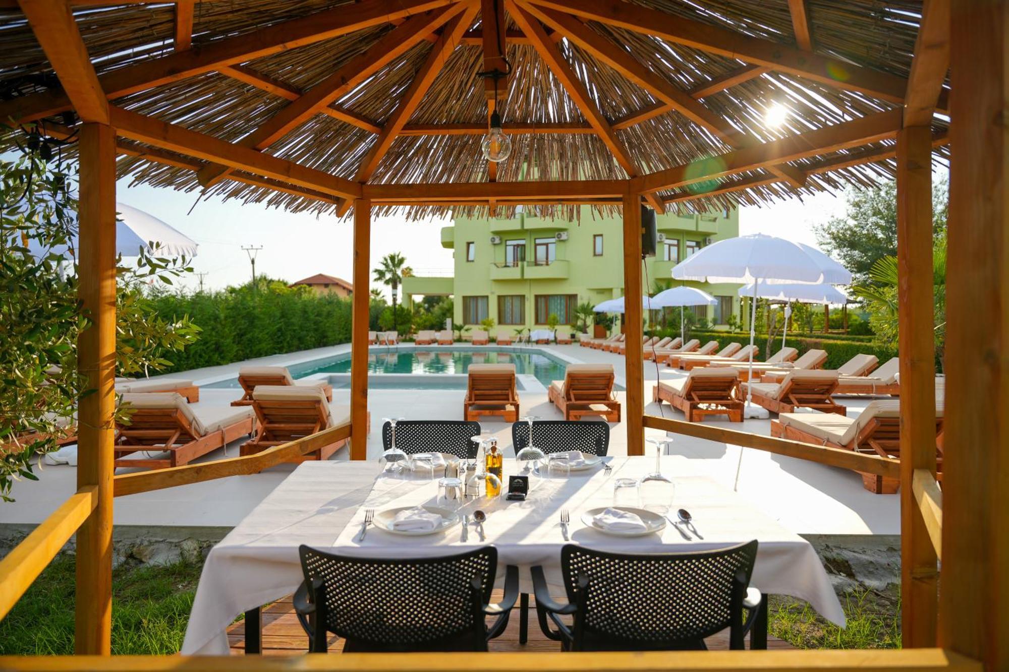 Hotel Paradise Laguna Vain Lezhe