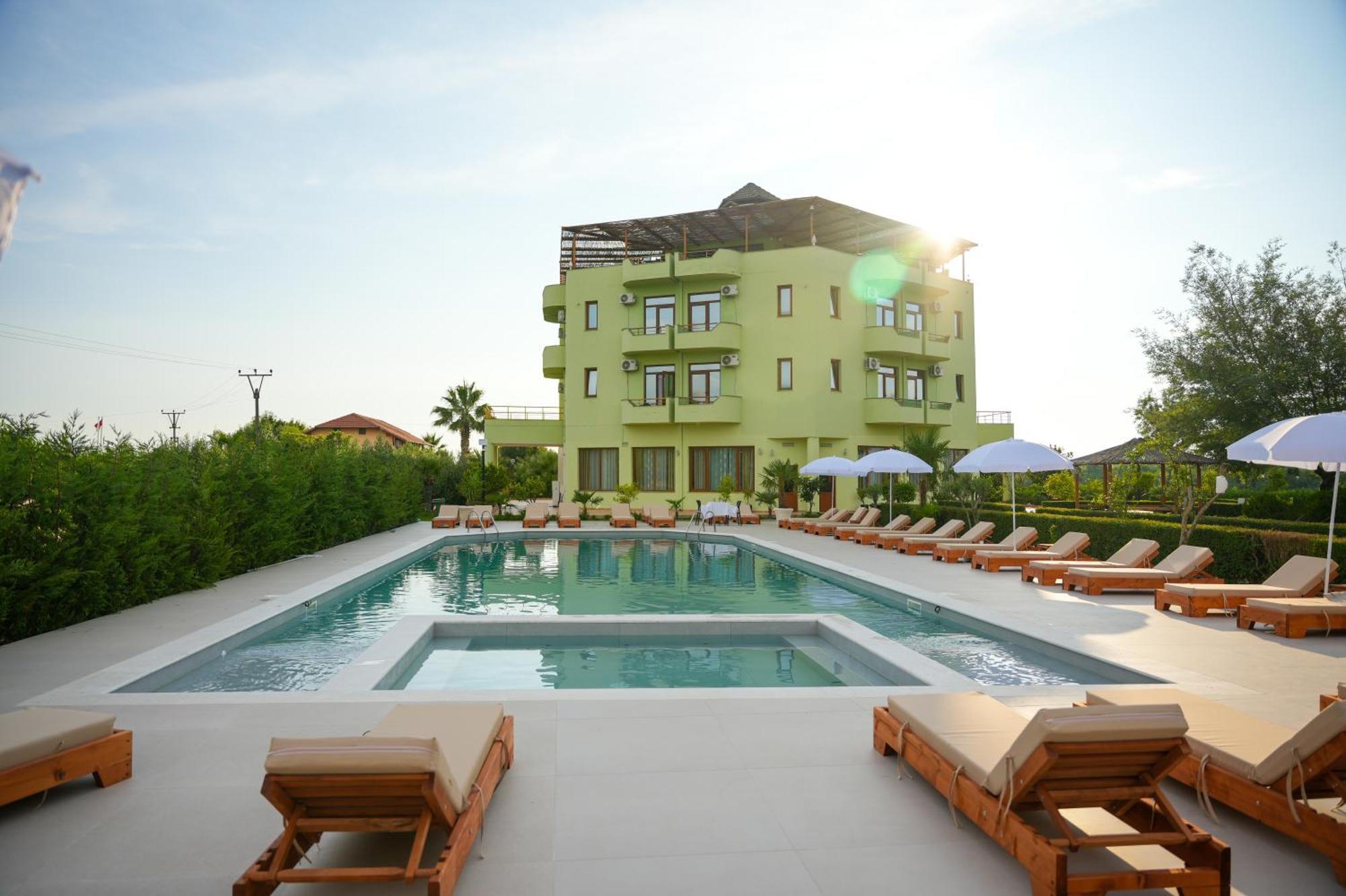 Paradise Laguna Vain Hotel