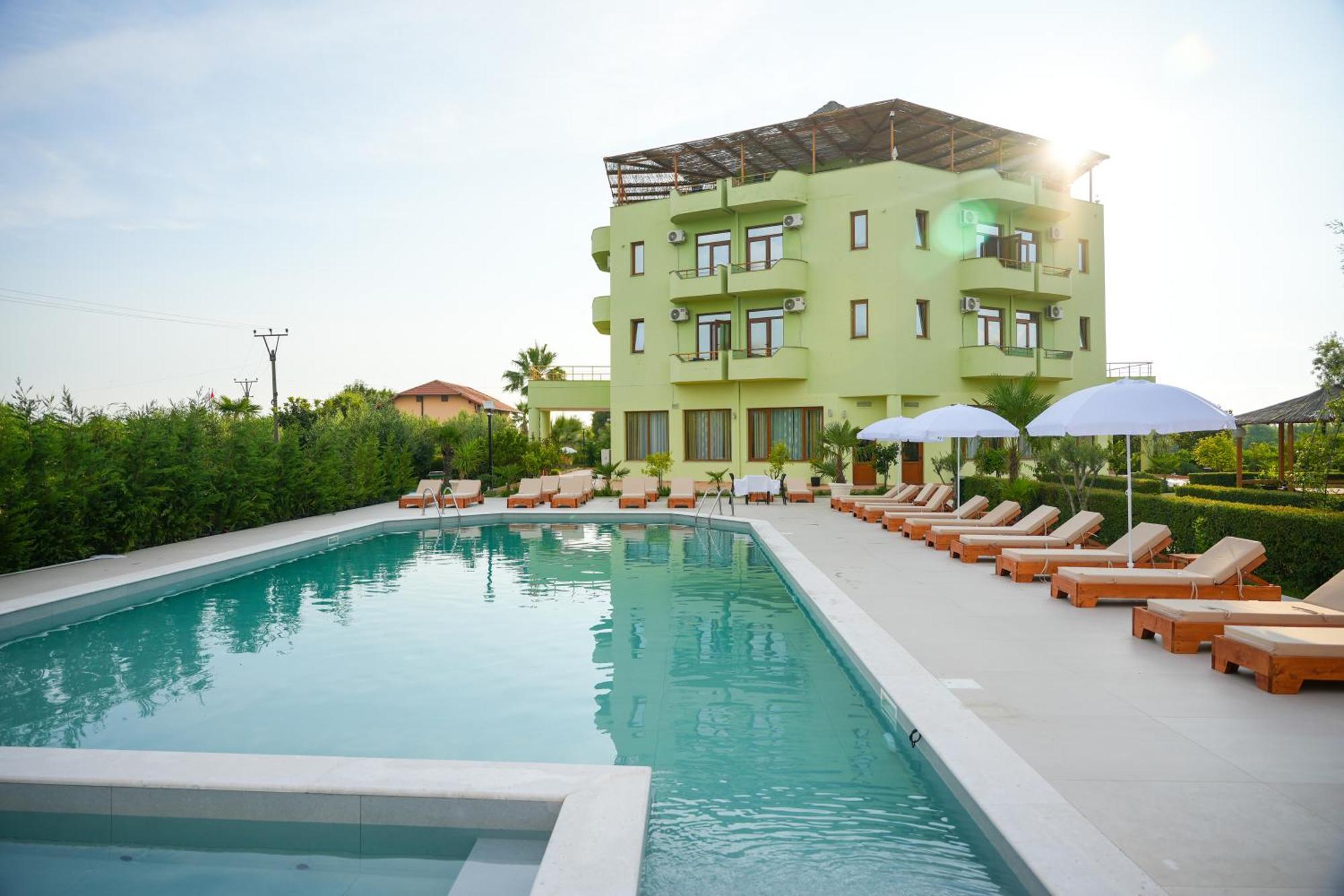Paradise Laguna Vain Hotel